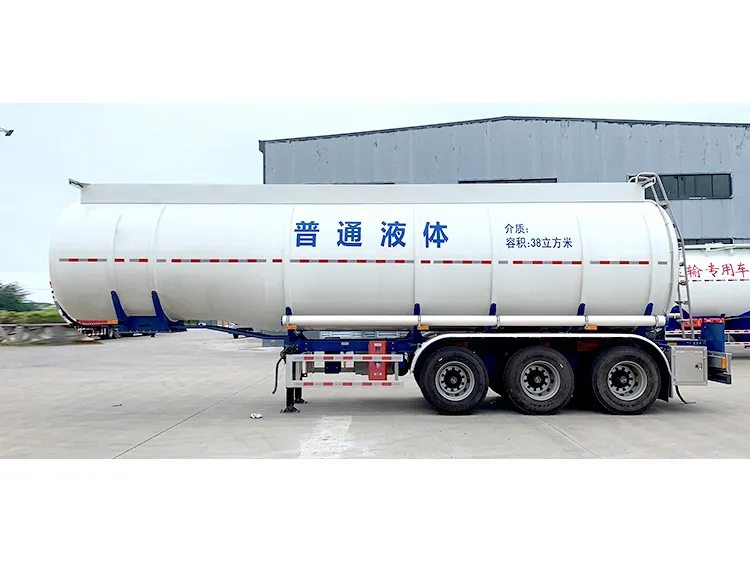 Ua Kua Zaub Semi-Trailer